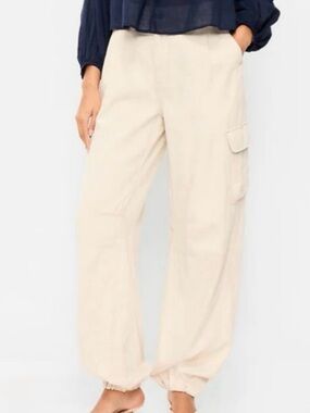 Old Navy Cream Mid-Rise Barrel Leg Pants